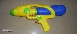 Игрушечное водяное оружие с накачкой