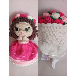 Мягка игрушка амигуруми кукла-букет